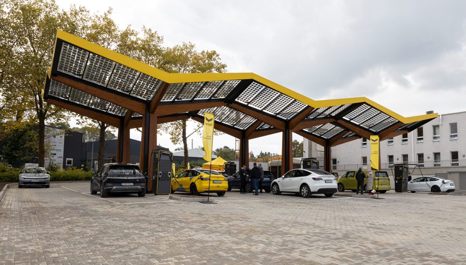Fastned eröffnet neuen Deutschlandnetz-Ladepark in Gelsenkirchen