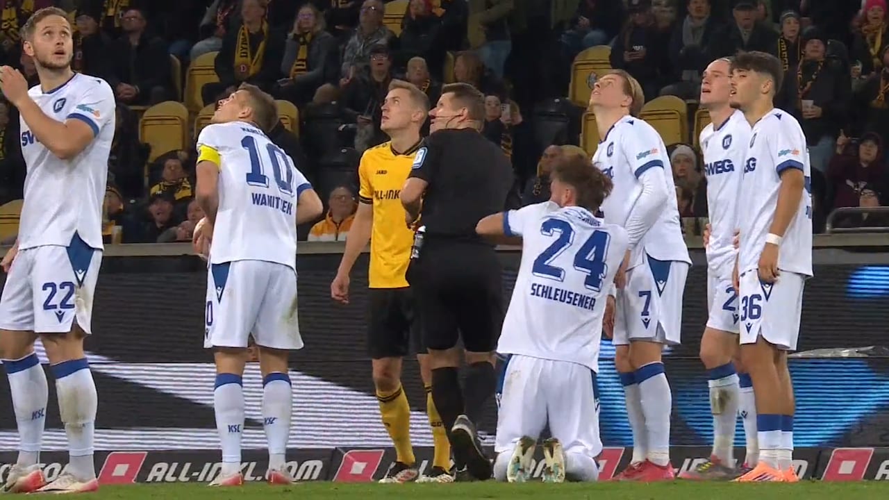 Dynamo Dresden - Karlsruher SC: Raketen-Schreck für Schiri und Spieler | Sport
