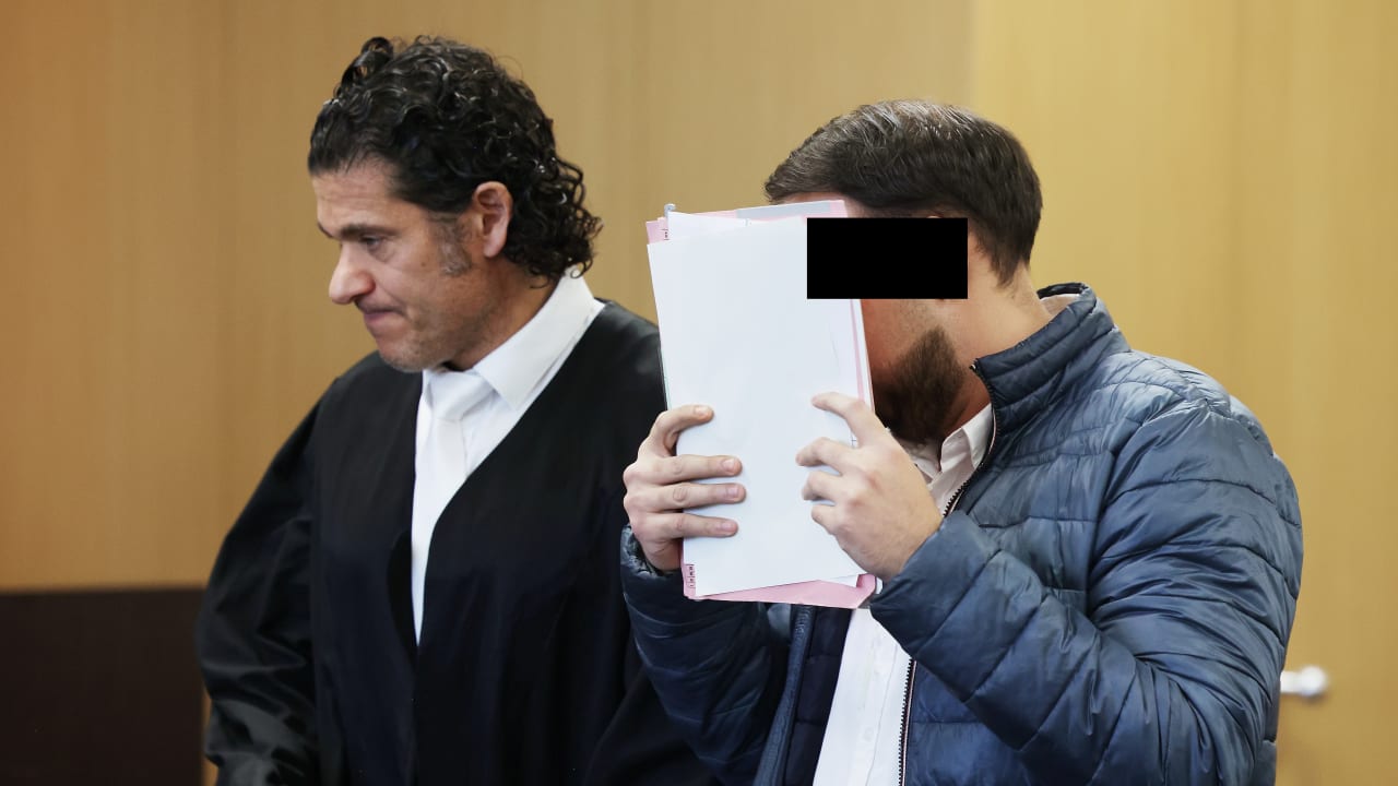 Prozess in Düsseldorf: Autofahrer überfährt absichtlich Radfahrer | Regional