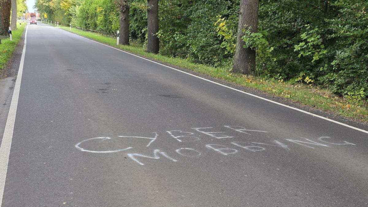 Was sollen die Graffiti auf der Fahrbahn in Nortrup?