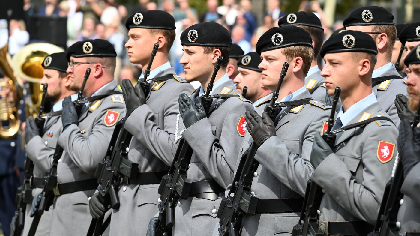 Die Gen Z und der Krieg: „Ich würde lieber in Deutschland von Putin beherrscht werden“ - Tagesspiegel