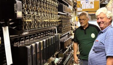 Kabel, Klingeln, Kurbeln - Wie Dresdner Ehrenamtliche das Fernmeldemuseum am Laufen halten