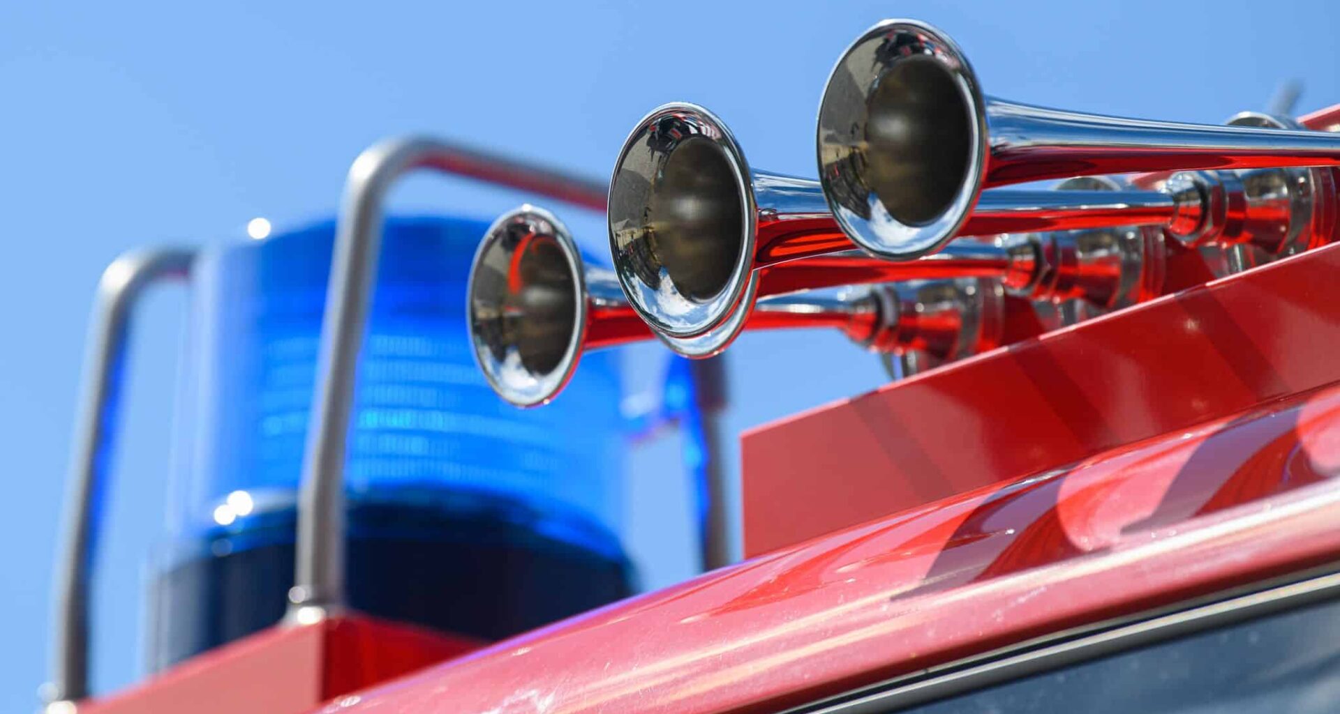 Feuerwehr rettet eingeklemmte Katze in Dresden