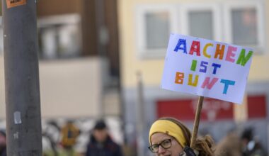 Das Bündnis „Wir sind Aachen“ hat schon häufiger zu Kundgebungen für Vielfalt aufgerufen. (Archivbild)
