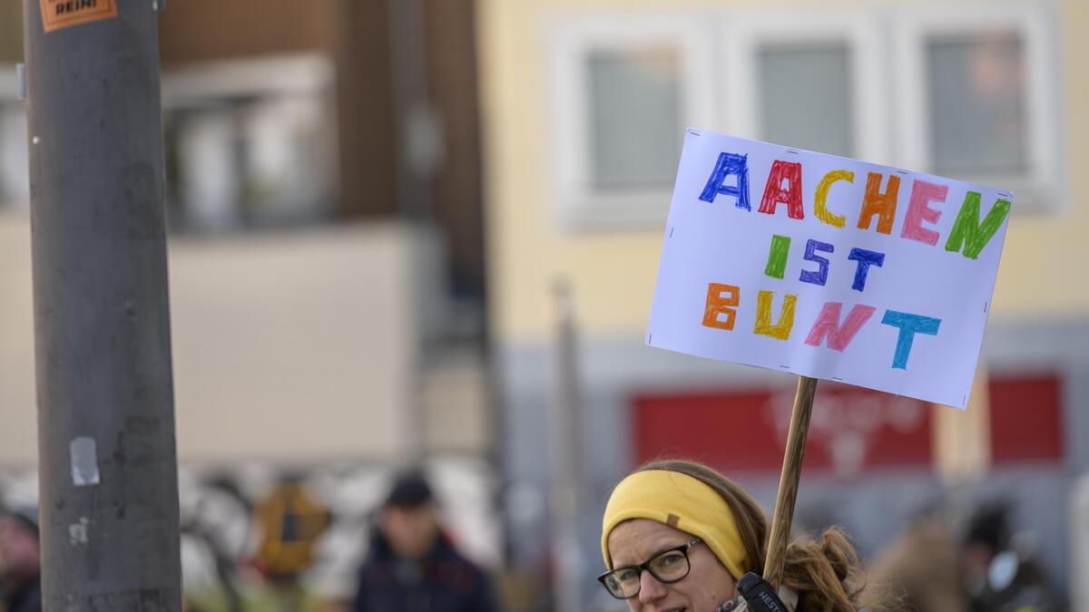 Das Bündnis „Wir sind Aachen“ hat schon häufiger zu Kundgebungen für Vielfalt aufgerufen. (Archivbild)
