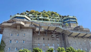 Neues Angebot: Am Telefon grünen Bunker in Hamburg erkunden