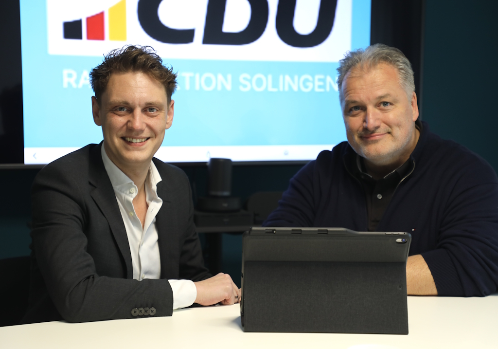 Der neue CDU-Fraktionschef Carsten Voigt (re.) und der gewählte Oberbürgermeister Daniel Flemm, der sein Amt am 3. November im Rathaus antritt. (Foto: © Bastian Glumm)