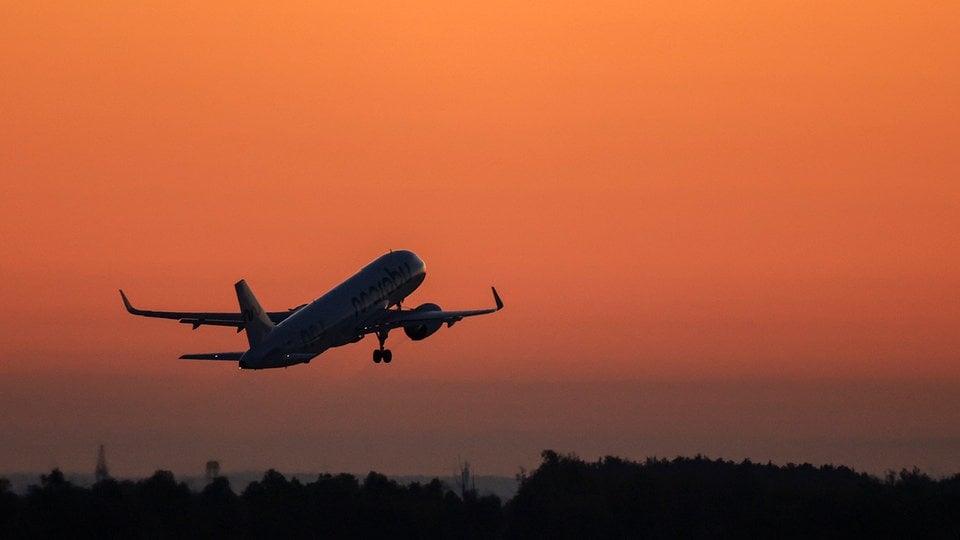 Betrunkener Passagier verzögert Flugzeugstart in Leipzig-Halle