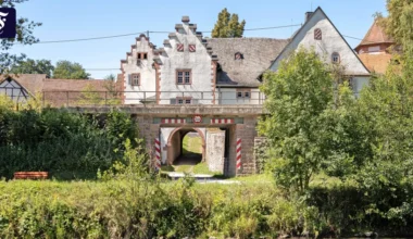 Warum das Frankfurter Schloss Wolfsmünster seit Jahren leersteht