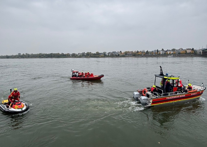 FW-BN: Wasserrettung auf dem Rhein