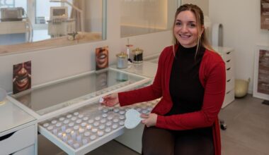 Swarovski-Glanz im Wiesbadener Studio „Pure beauty“