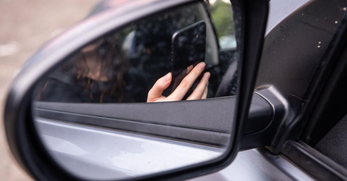 Polizei nimmt Handy-Sünder am Steuer ins Visier