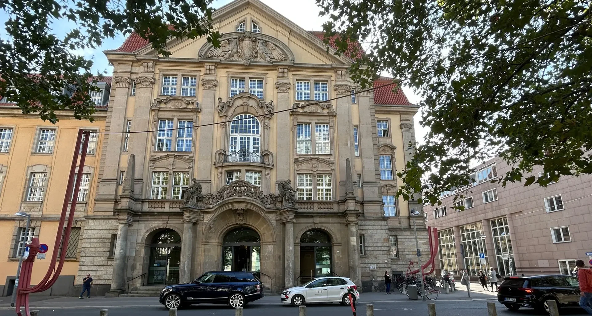 Hannover: Anwalt verklagt eigene Mandantin auf Honorar