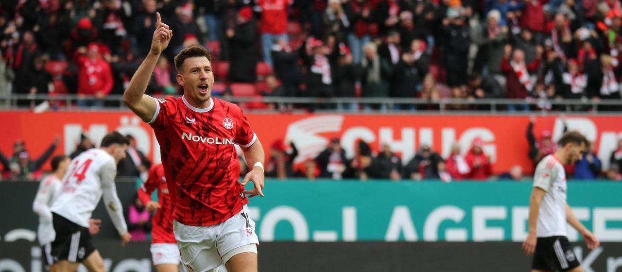 Daniel Hanslik beim Jubel | IMAGO/Jan Hübner Daniel Hanslik beim Jubel