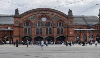 Bremer Hauptbahnhof am Abend komplett für Zugverkehr gesperrt