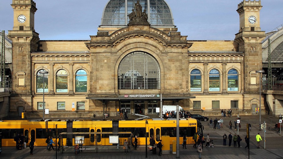 Verdacht auf Raub und Vergewaltigung: Polizei nimmt Jugendliche in Dresden fest