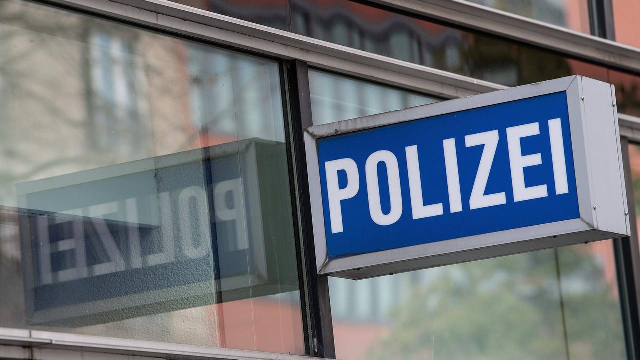 Ermittlungen gegen Polizisten wegen Polizeigewalt in Frankfurt am Main
