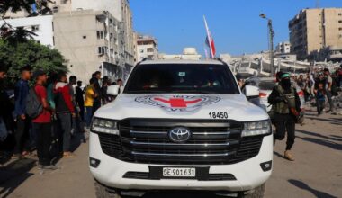 Übergabe durch Hamas: Erste freigelassene Geiseln in Israel