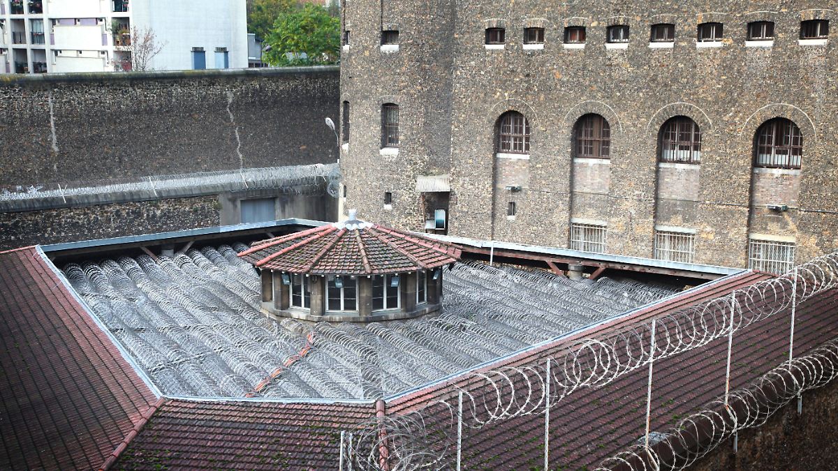 Einzelzelle für Ex-Präsident: Sarkozy ist nicht der erste Promi im Pariser Gefängnis "La Santé"