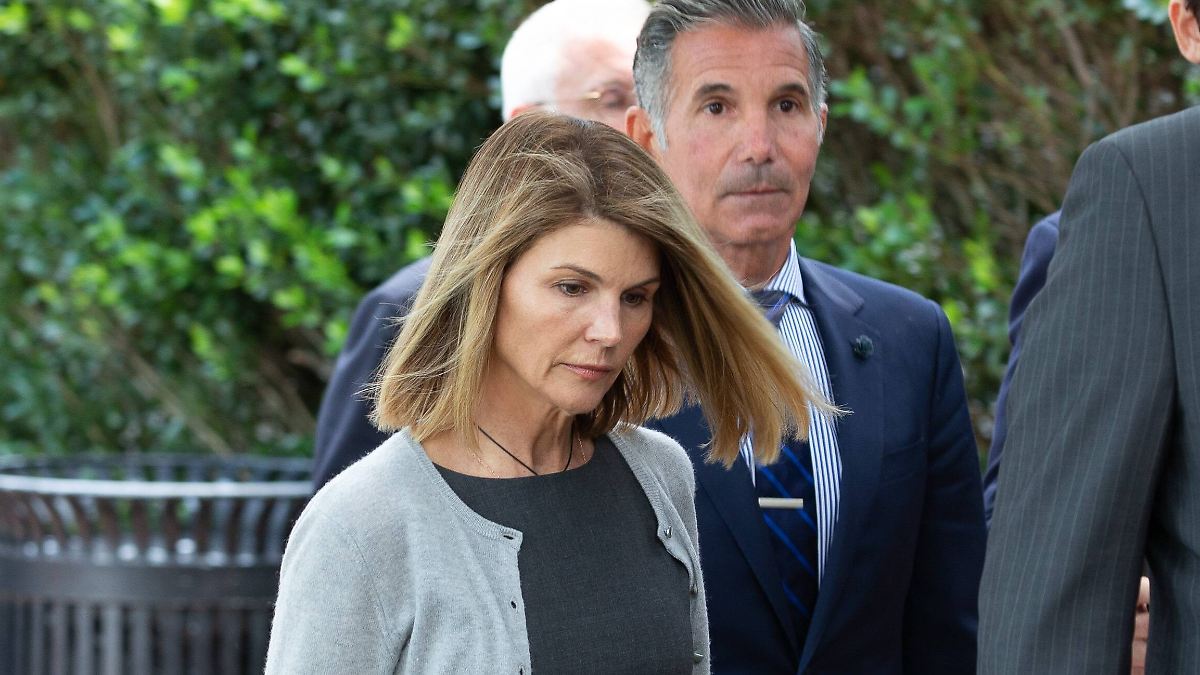 Medien berichten von Ehevertrag: Lori Loughlin geht bei Scheidung wohl leer aus