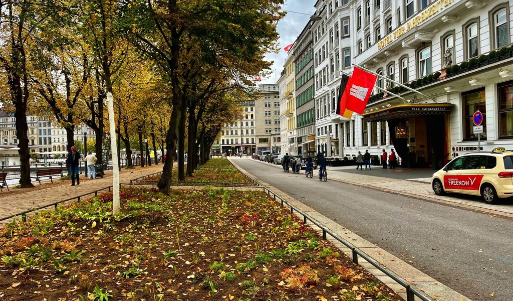 Hamburg: XXL-Flaniermeile am Neuen Jungfernstieg
