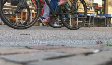 Radler rasen durch Erbprinzenstraße Karlsruhe