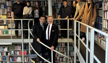 "Weiter in den Wörtern leben"