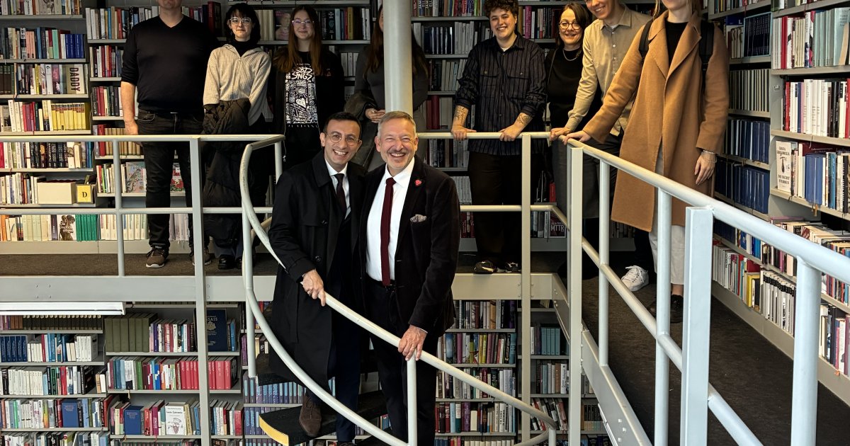 "Weiter in den Wörtern leben"