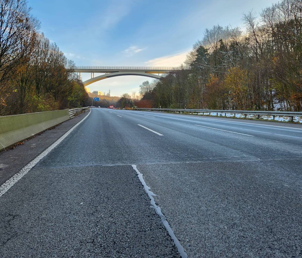 Grünpflege auf der Autobahn - Radio Wuppertal
