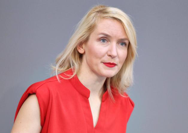 Kommt beim Autogipfel im Kanzleramt mehr herum als ein „Schaulaufen der Konzernvorstände“? Linken-Chefin Ines Schwerdtner ist skeptisch. Kommt beim Autogipfel im Kanzleramt mehr herum als ein „Schaulaufen der Konzernvorstände“? Linken-Chefin Ines Schwerdtner ist skeptisch.
