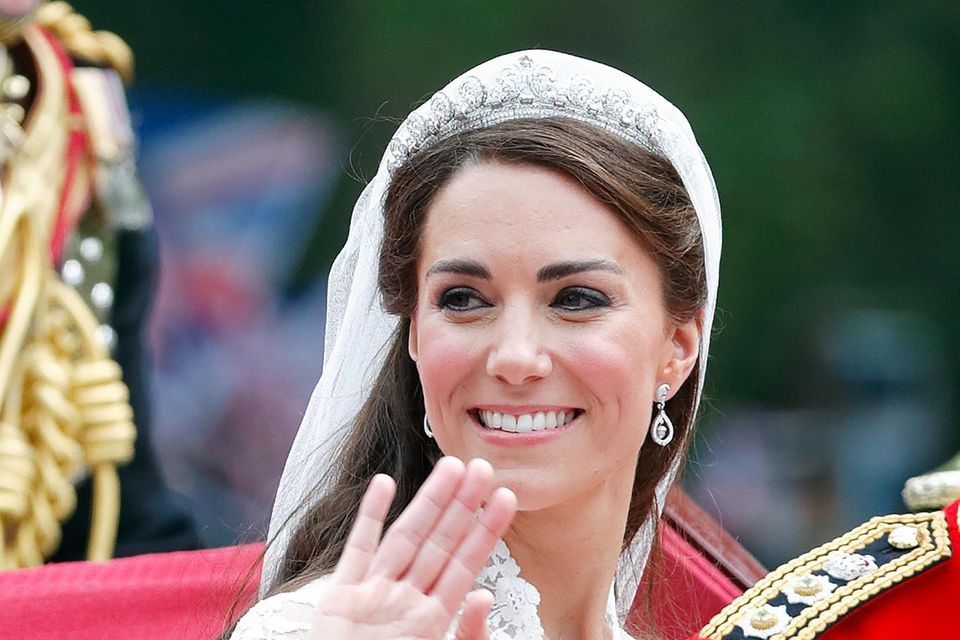 Die rosigen Wangen und betonten Augen machten das Make-up von Catherine an ihrem Hochzeitstag aus. 