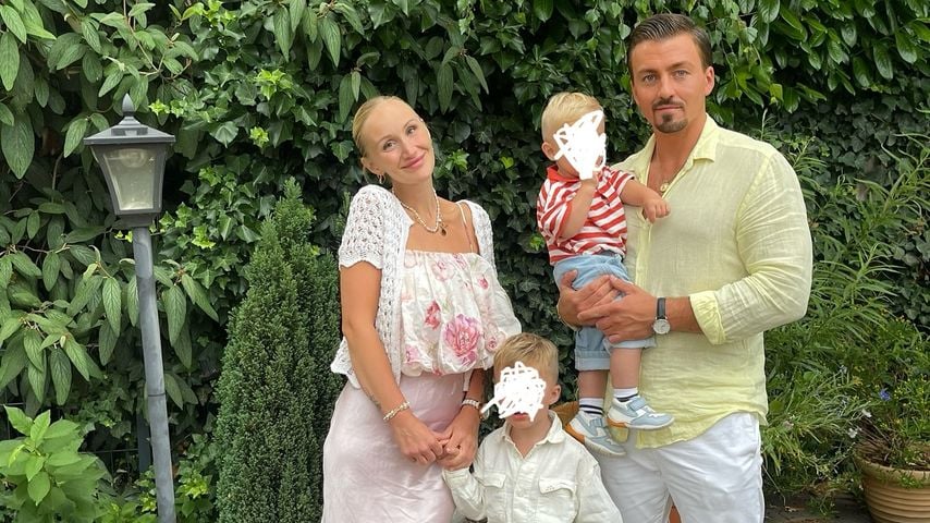 Kathi Wagener und Kevin Yanik mit ihren Kindern, August 2025