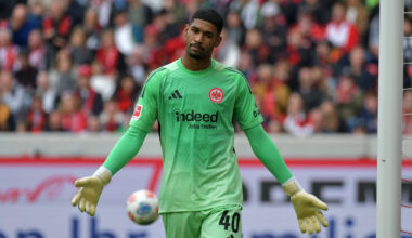 Eintracht Frankfurt: Torwart Kauã Santos nach Patzer in der Kritik