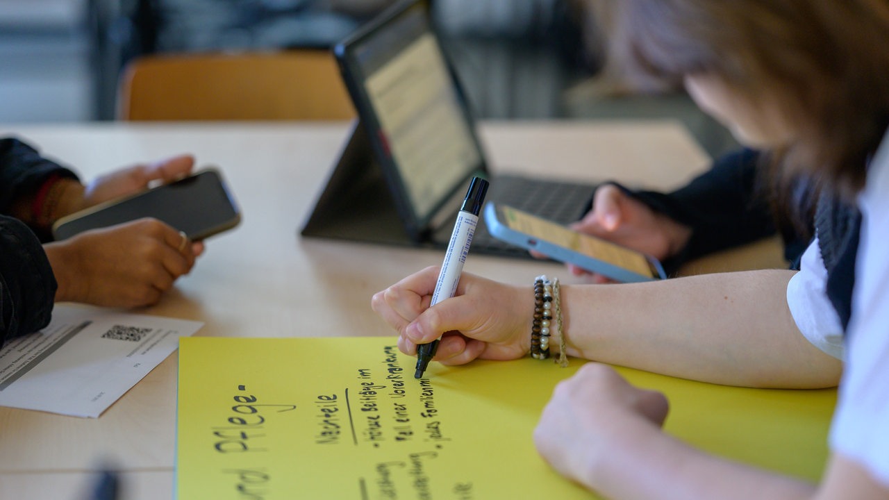"Steuererklärung statt Kurvendiskussion": Bremer Schüler streiken