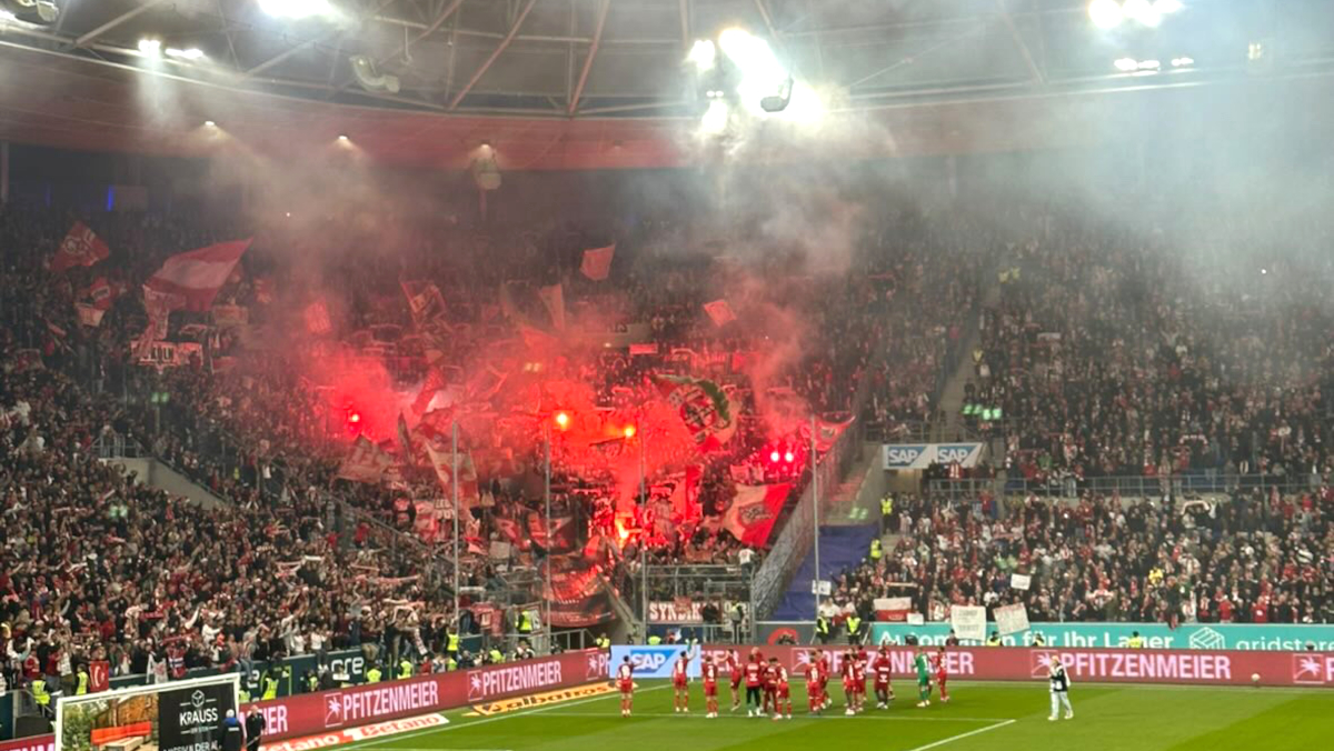 Du betrachtest gerade 1. FC Köln stoßt mit seinen Fans in die Top 3 Deutschlands vor