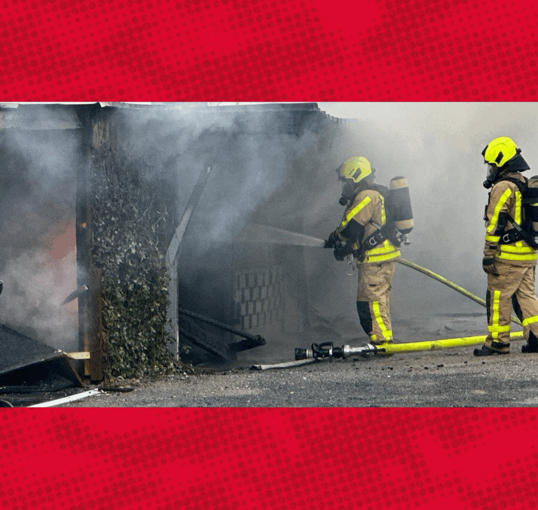 Feuer in Wohngebiet: Rauchschwaden über Castrop-Rauxel