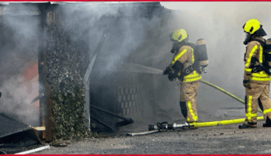 Feuer in Wohngebiet: Rauchschwaden über Castrop-Rauxel