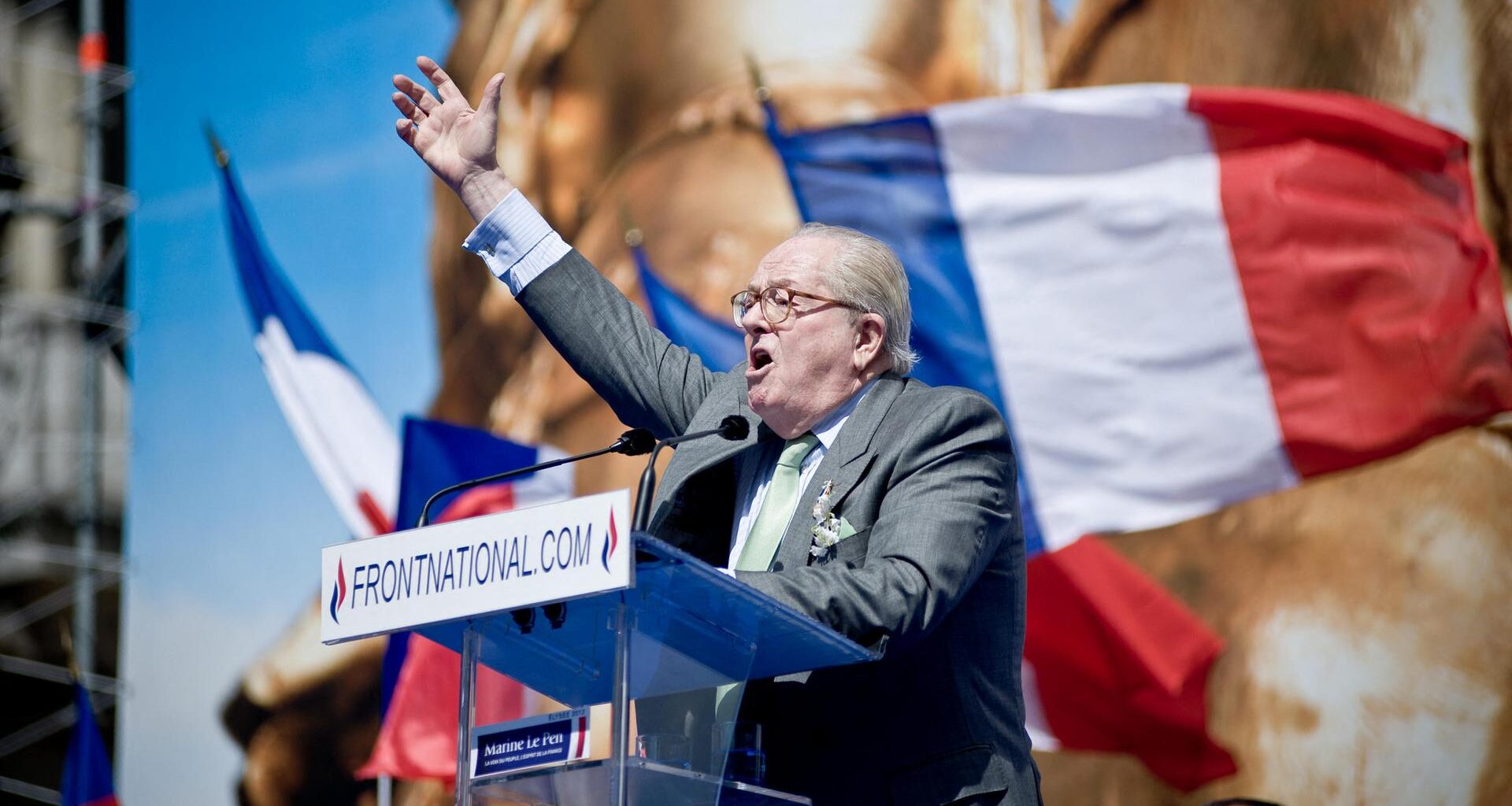 Jean-Marie Le Pen, der Vorsitzende des französischen Front National, bei einer Kundgebung seiner Partei 2012