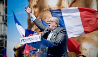 Jean-Marie Le Pen, der Vorsitzende des französischen Front National, bei einer Kundgebung seiner Partei 2012
