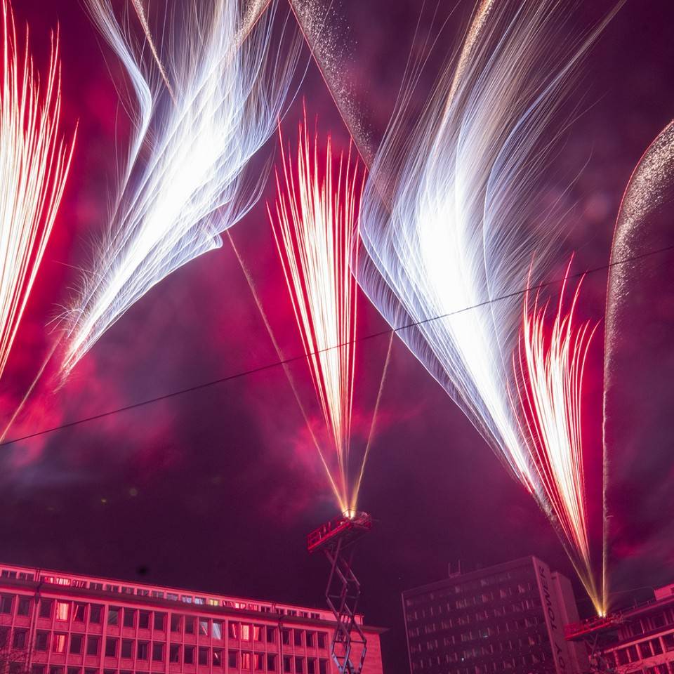 Lichtwochen in Essen starten mit einem Feuerwerk