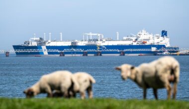 Spezialschiff "Excelsior", schwimmendes LNG-Terminal