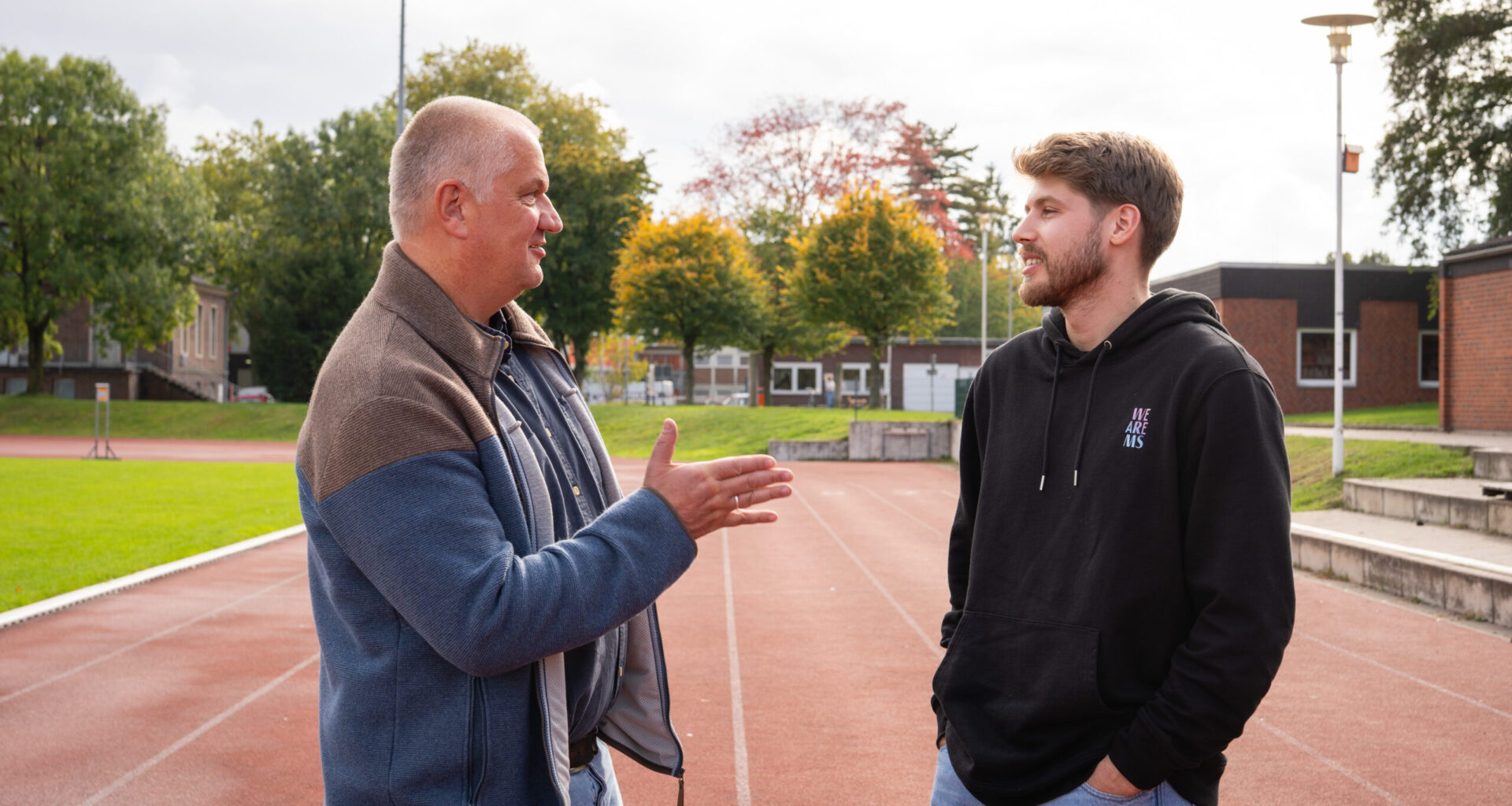 Thorben Dödung und Prof. Dr. Nils Neuber – Uni Baskets