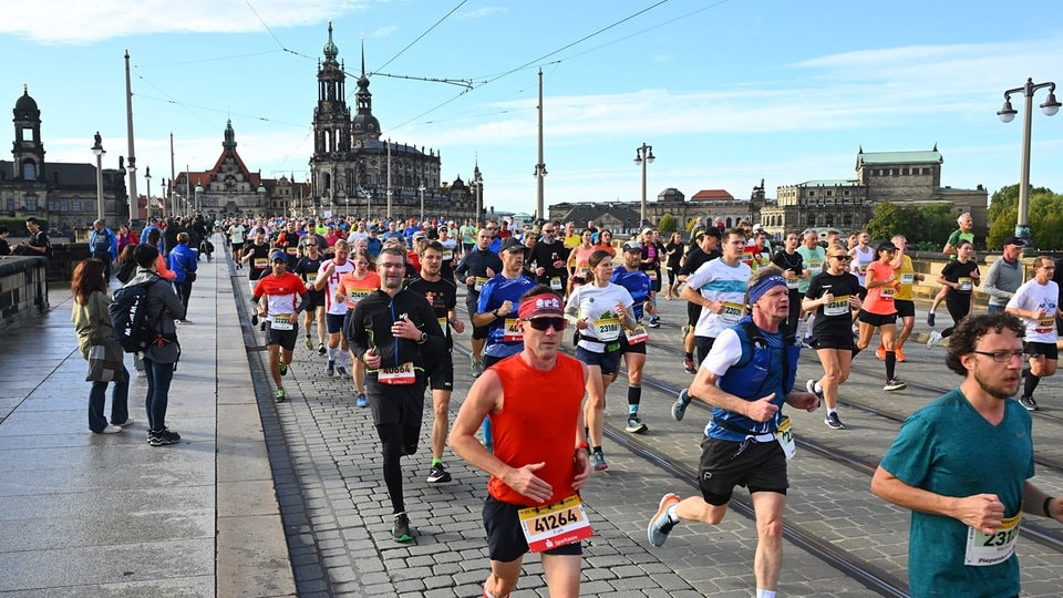 Mehr als 10.000 Läufer heute beim Dresden-Marathon