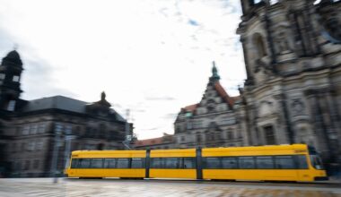 Bauarbeiten: Straßenbahnen in Dresden fahren nicht über Carolaplatz