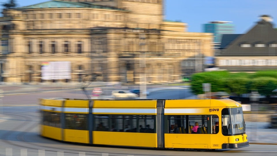 Mehr Fahrscheinkontrollen in Dresden und Magdeburg