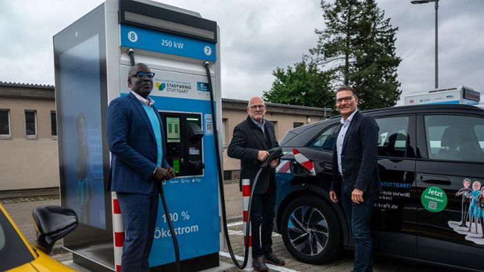 E-Mobilität in Stuttgart: Schnelllader  in Zuffenhausen trotzen Netz-Hürden E-Mobilität in Stuttgart: Schnelllader  in Zuffenhausen trotzen Netz-Hürden