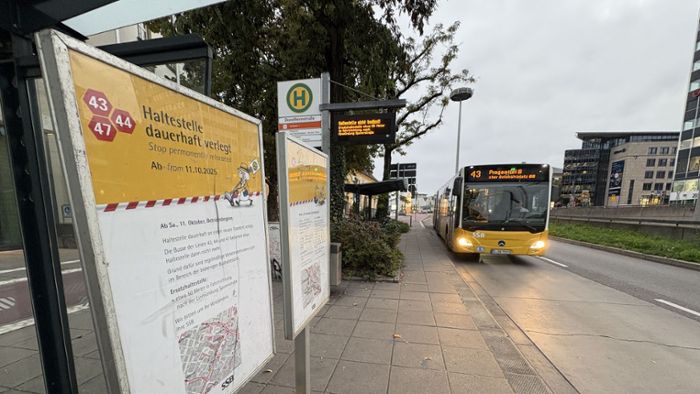 Nahverkehr in Stuttgart: Dauerstau: Bushaltestelle muss weichen Nahverkehr in Stuttgart: Dauerstau: Bushaltestelle muss weichen