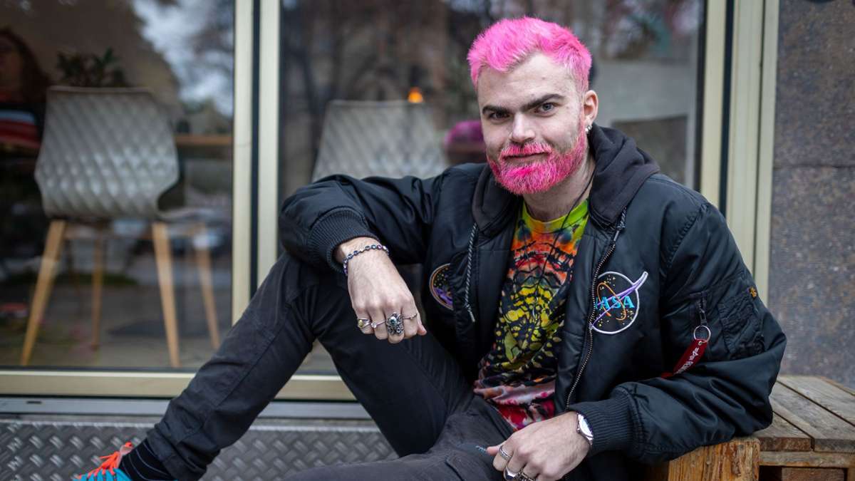 Felix Flad aus Stuttgart: Was macht „der mit dem pinken Bart“ ein halbes Jahr nach GNTM?