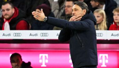 Dortmund-Trainer Niko Kovac ärgert sich im Topspiel in München über den Schiedsrichter.