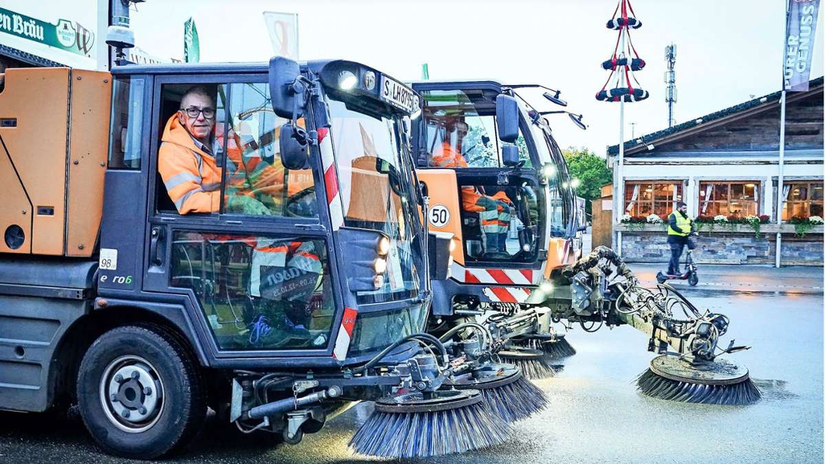 Riesenmengen Abfall beim Volksfest: Bierkrüge, Flaschen, Essensreste: Um 2 Uhr nachts kommen die Müllhelden - Stuttgart